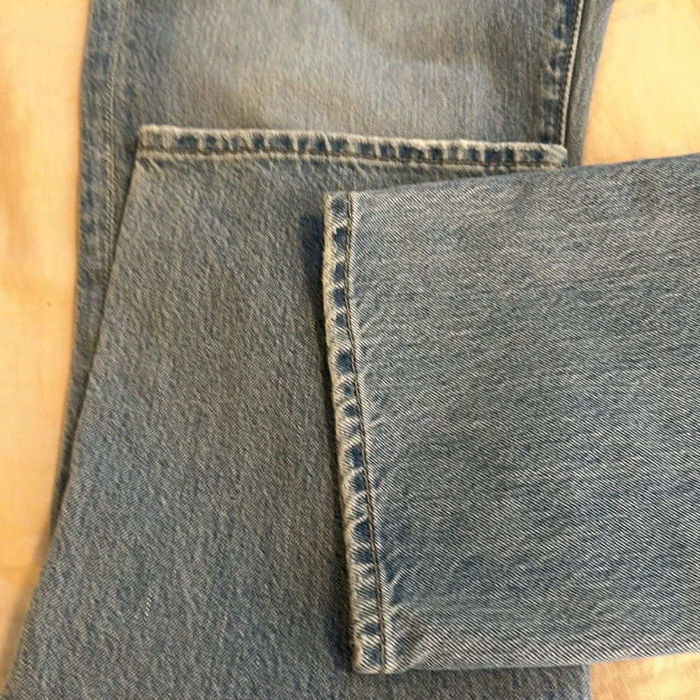 Sz 31 x 32 Abercrombie & Fitch Kennan Straight Leg Jeans medium wash distressed
